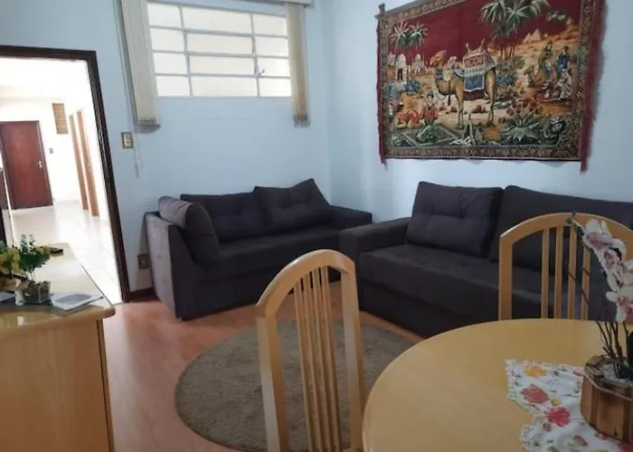 Apartamento Central, Quarto Andar